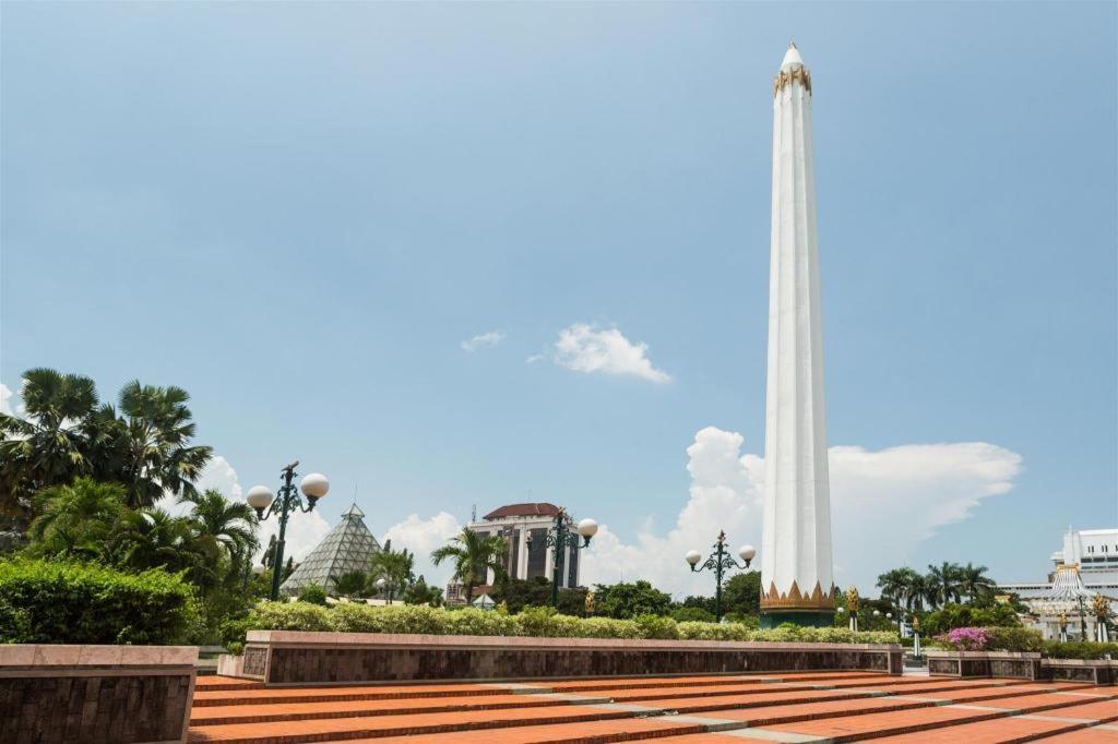 Hotel Graha Teras Syariah Surabaya Exterior foto